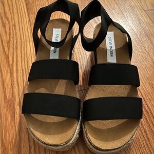 BRAND NEW Steve Madden Sandals